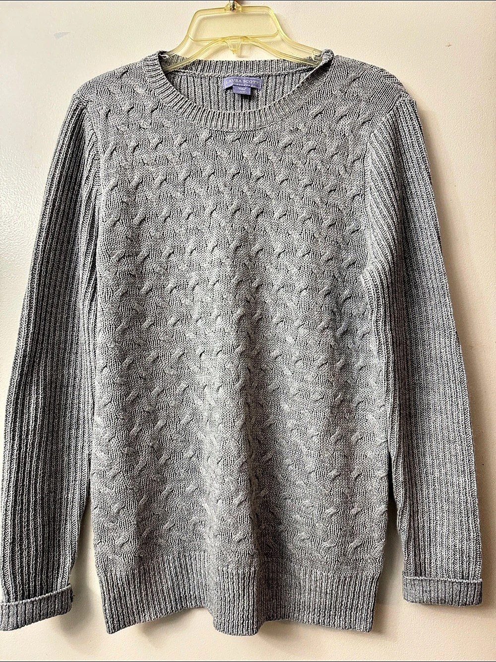 Laura Scott Cable Knit Sweater in Gray Size Medium